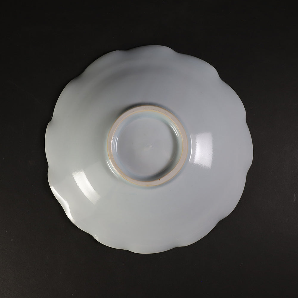 三田青磁　太湖石に梅花の図　変形手塩皿　D021AS-CFn 707-10449.jpg?v=1754024558