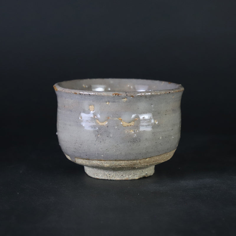 Karatsu sake cup 1 made by the 14th generation Nakazato Tarouemon