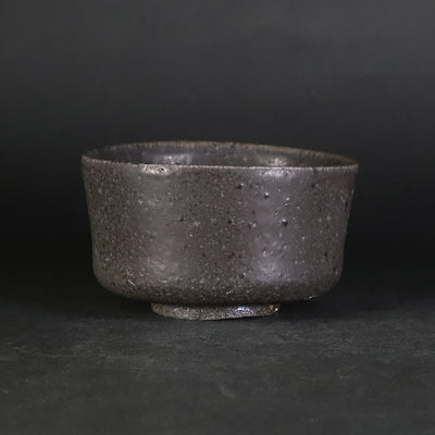 Black Karatsu tea bowl No.17 by Yasumoto Kajiwara