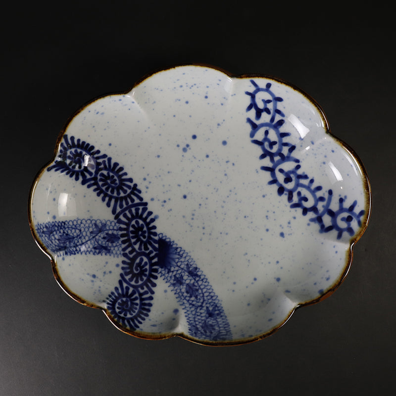 Fukusen Kiln Arabesque patterned cloud-shaped deep plate