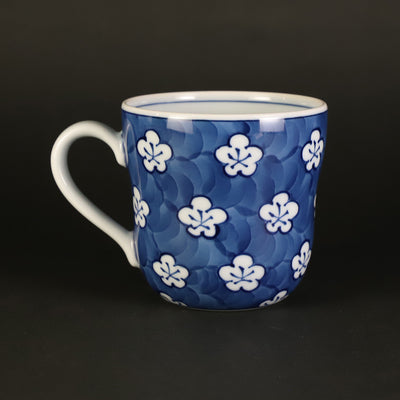 Gen'emon Kiln Blue and white plum pattern mug