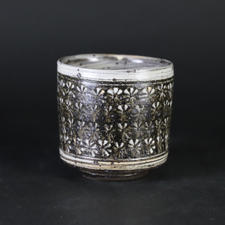 新作★中里太亀【師＆父：中里隆】三島唐津湯のみ 中里太亀 作 三島湯呑 – ギャラリー一番館オンラインショップ