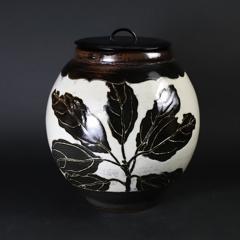 Karatsu white ground with black scraped leaf design water jar No.7 by the 14th generation Nakazato Tarouemon