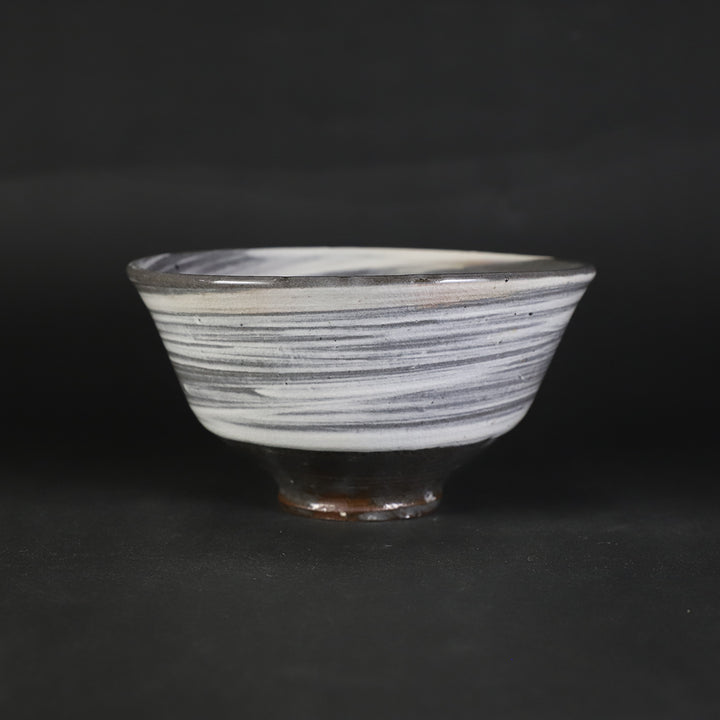 中里太亀作　唐津焼　刷毛目　茶碗　共箱　共布　茶道具 中里太亀作 唐津焼 刷毛目 茶碗 共箱 共布 茶道具 中里太亀作