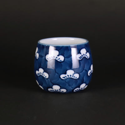 Gen'emon Kiln: Old-dyed style pine, bamboo and plum teacup