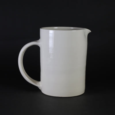 中里花子　作　ピッチャー