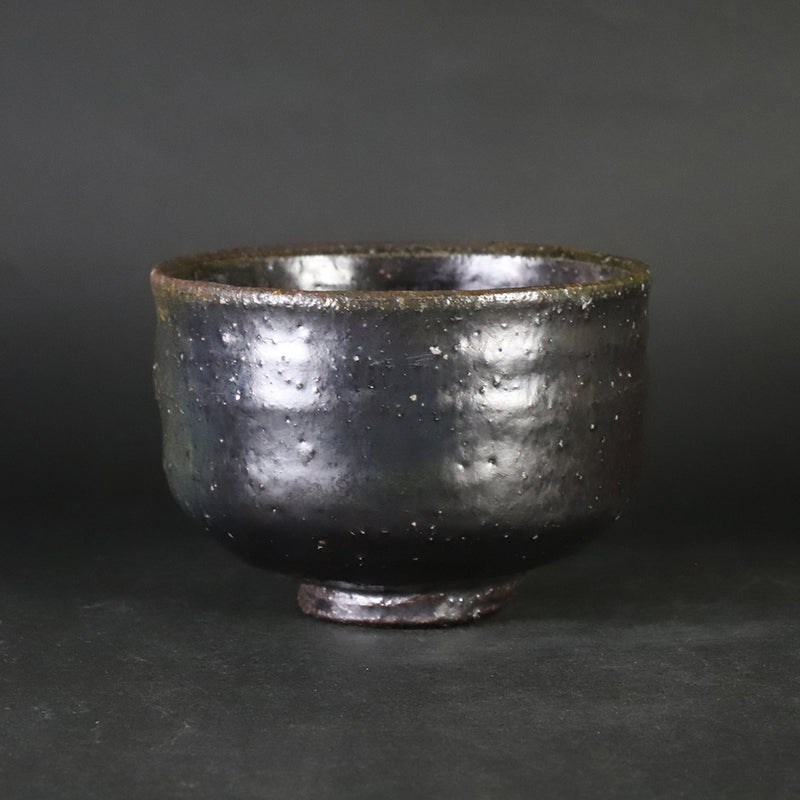 Black Karatsu tea bowl by Kota Tanaka