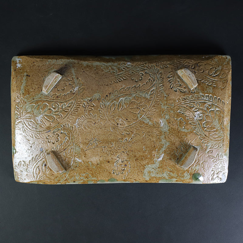 Two-color Karatsu Paisley patterned plate by Shuichi Okamoto