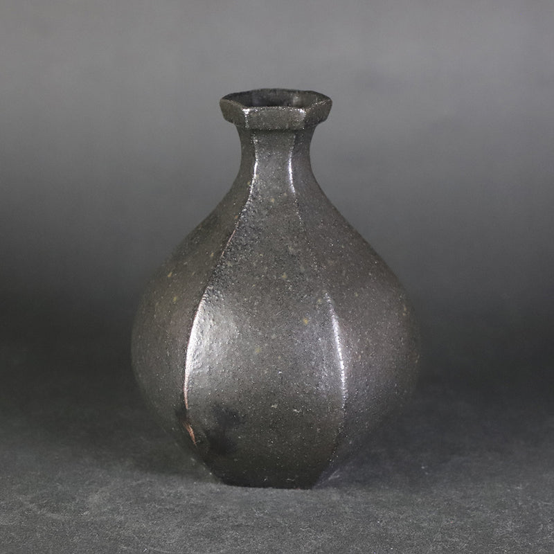 Black glaze sake bottle by Naoto Yano No.63