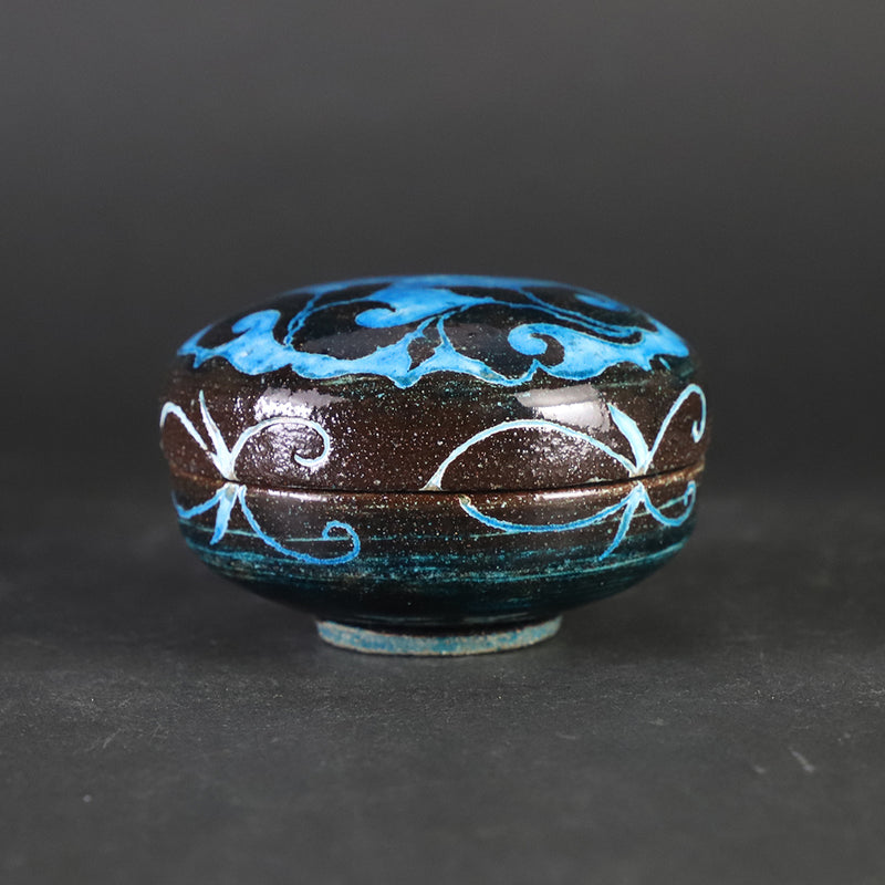 Karatsu Tarouemon Blue Scraped Incense Holder No.11 by the 14th generation Nakazato Tarouemon