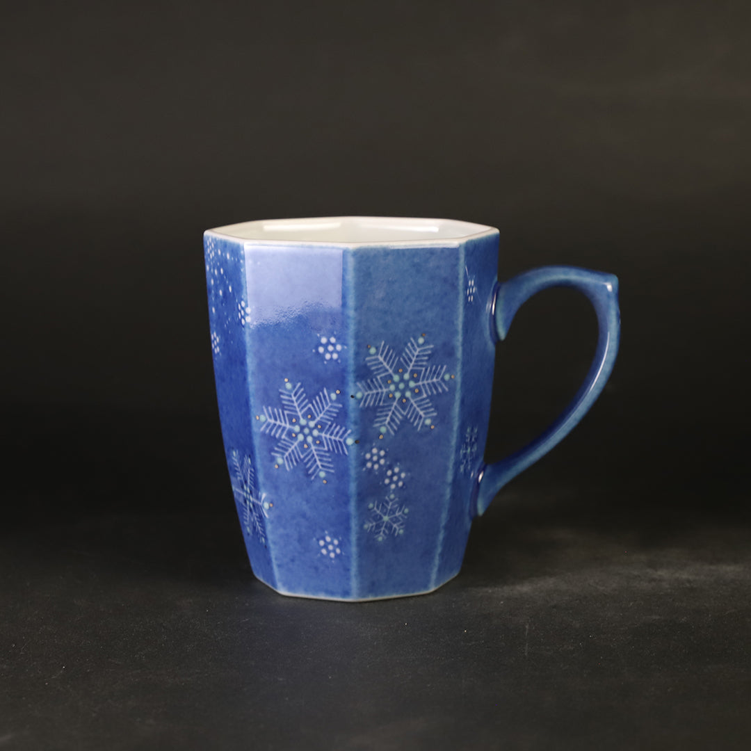 十四代今泉今右衛門 作 色絵吹墨墨はじき雪文碗 – ギャラリー一番館