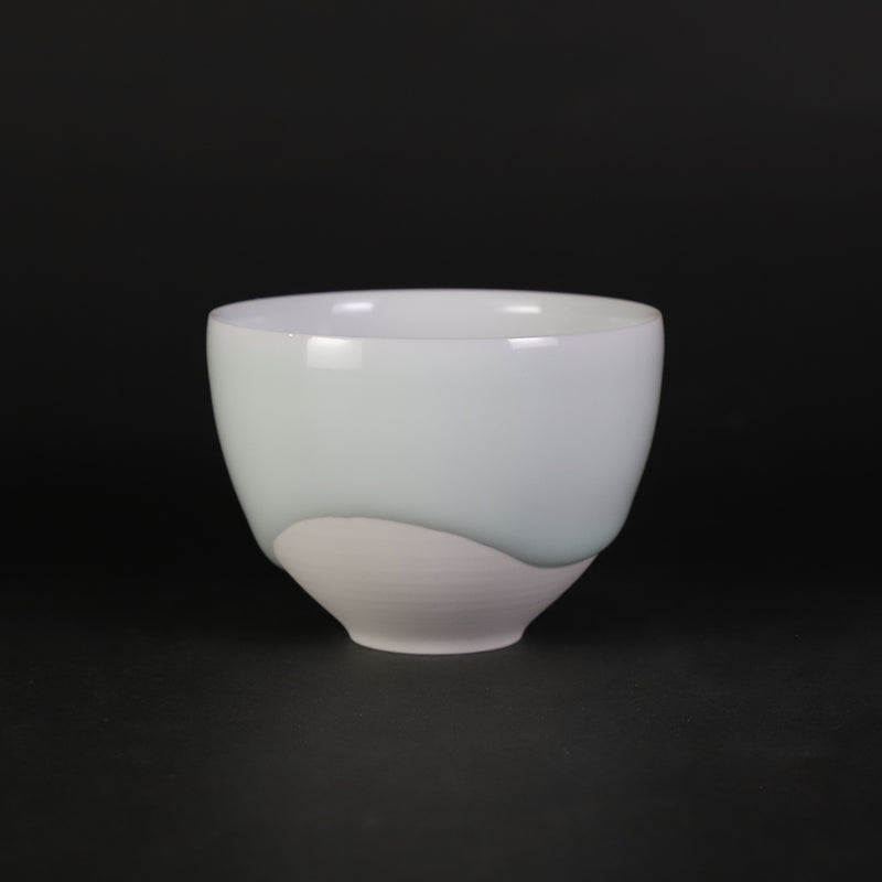百田暁生　作　青白磁茶器(中)