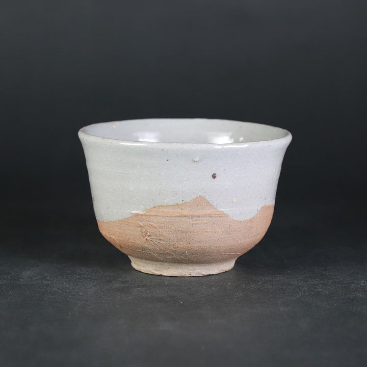 ぐい呑み 唐津焼 矢野知作 矢野直人 作 唐津ぐい呑 No.33 – ギャラリー一番館オンラインショップ