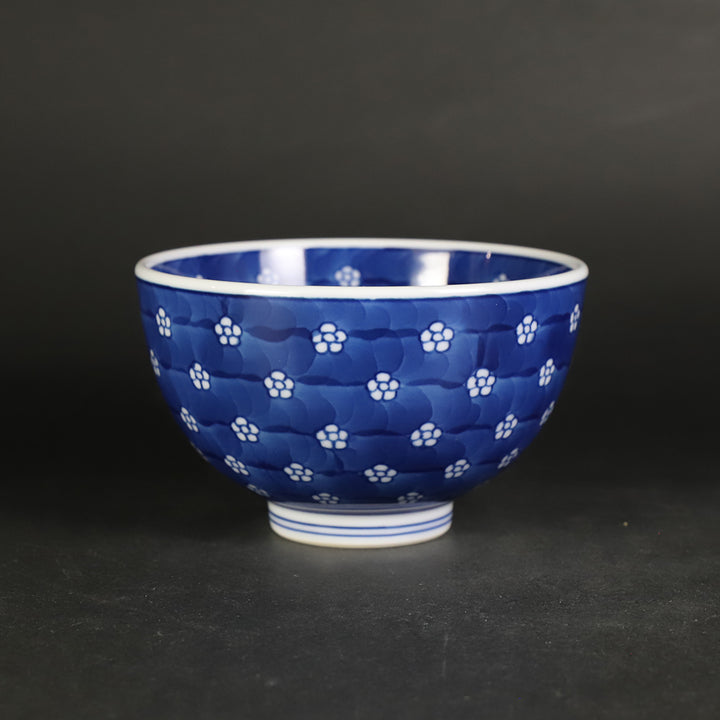 源右衛門窯 染付梅地紋飯碗 – ギャラリー一番館オンラインショップ