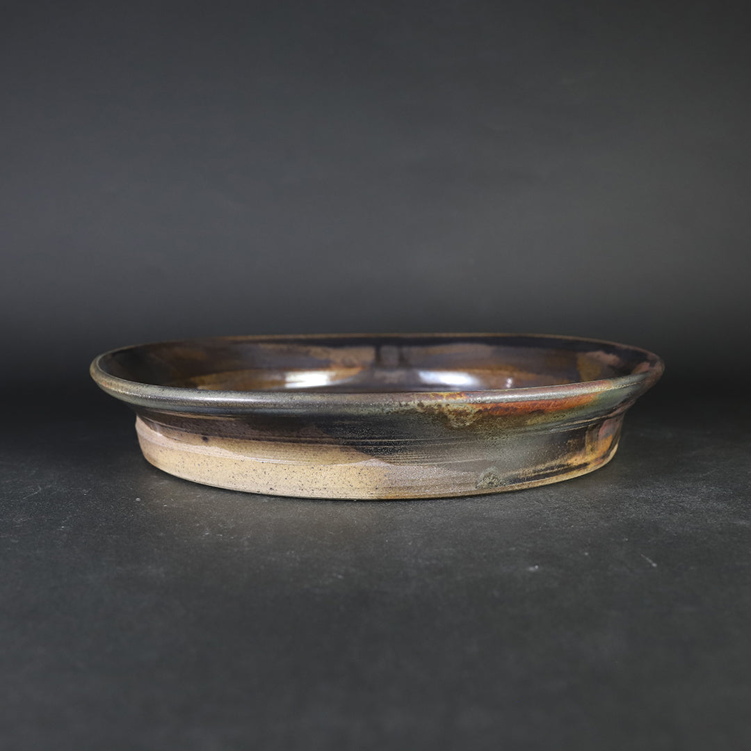 土屋由起子 作 窯変黒唐津平皿2 – ギャラリー一番館オンラインショップ