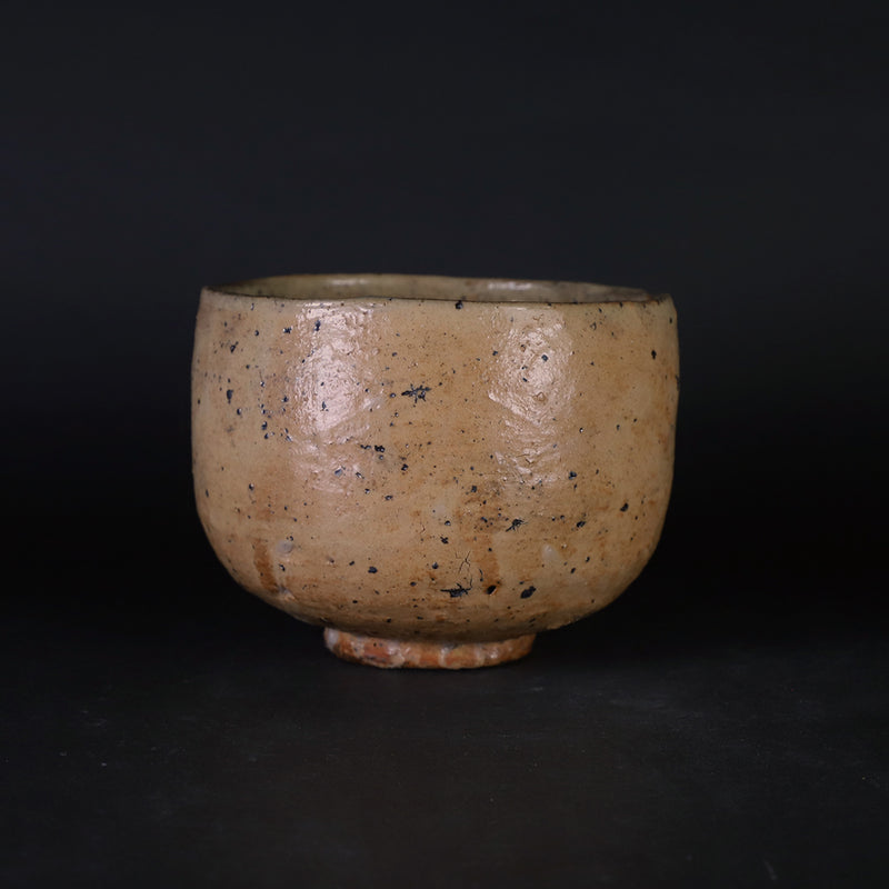 Karatsu red tea bowl by Yu Maruta