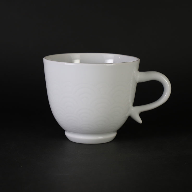 Manji Inoue white porcelain blue sea wave design coffee bowl