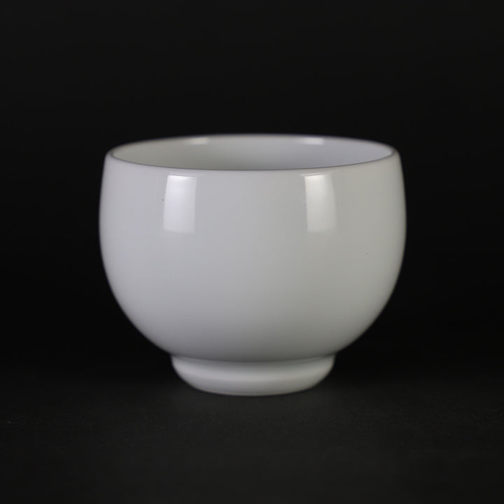 井上萬二　ぐい呑 Manji Inoue White Porcelain Dyed Wheat Engraved Guinomi Sake
