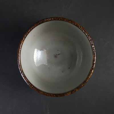 Nakazato Tarouemon Kiln Karatsu Choko (Extra Large Spotted Whale)