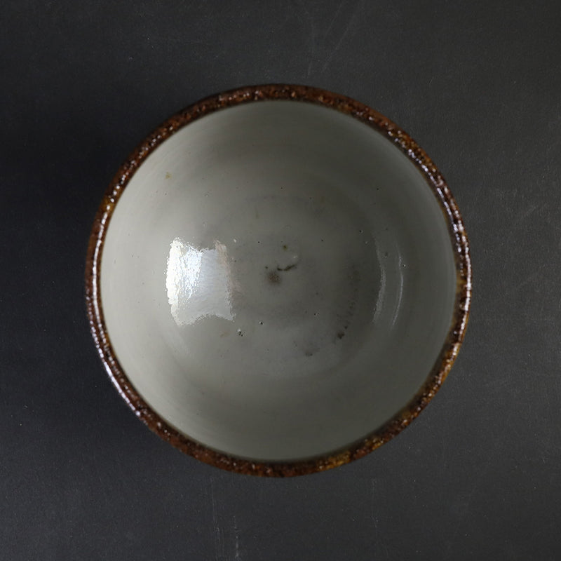 Nakazato Tarouemon Kiln Karatsu Choko (Extra Large Spotted Whale)