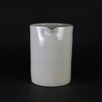 中里花子　作　ピッチャー