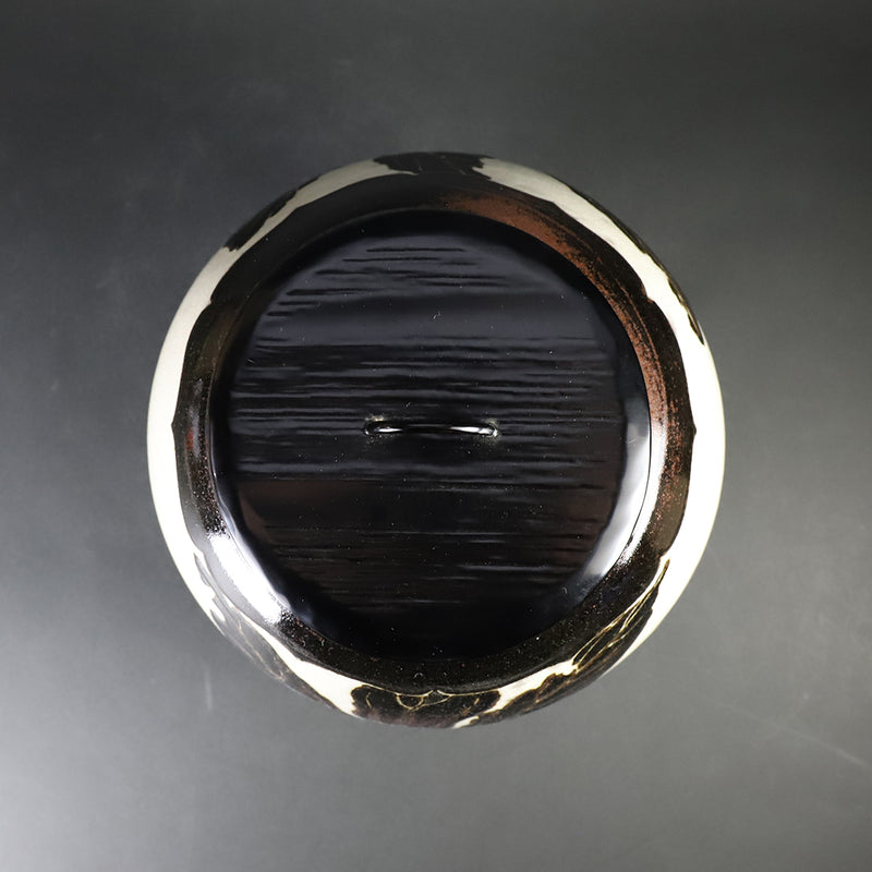 Karatsu white ground with black scraped leaf design water jar No.7 by the 14th generation Nakazato Tarouemon