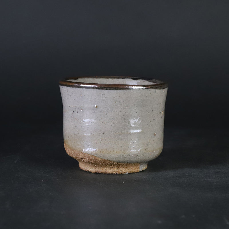 Illustrated Karatsu sake cup by Taroemon Nakazato XIV