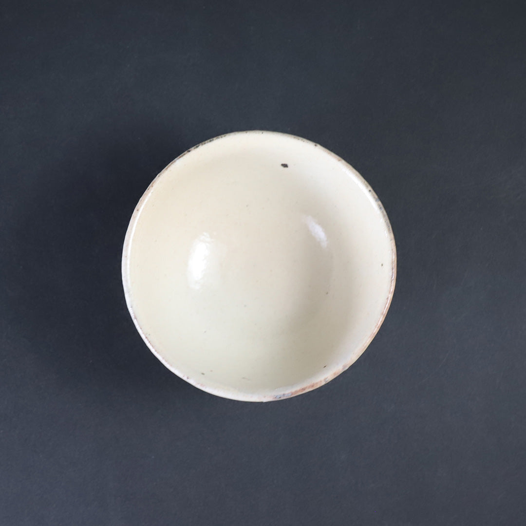 中里健太 作 粉引ぐい呑 – ギャラリー一番館オンラインショップ