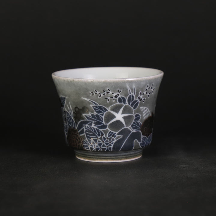 十四代今泉今右衛門 作 色絵薄墨墨はじき四季花文ぐい呑 – ギャラリー