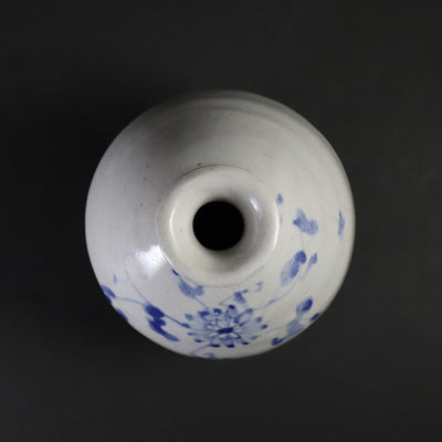 Maruta Soichi Gallery Blue and white sake bottle 2
