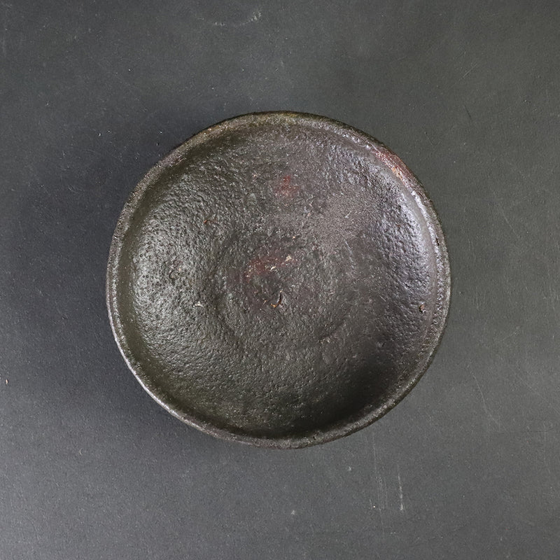 Black Karatsu sake cup by Kota Tanaka