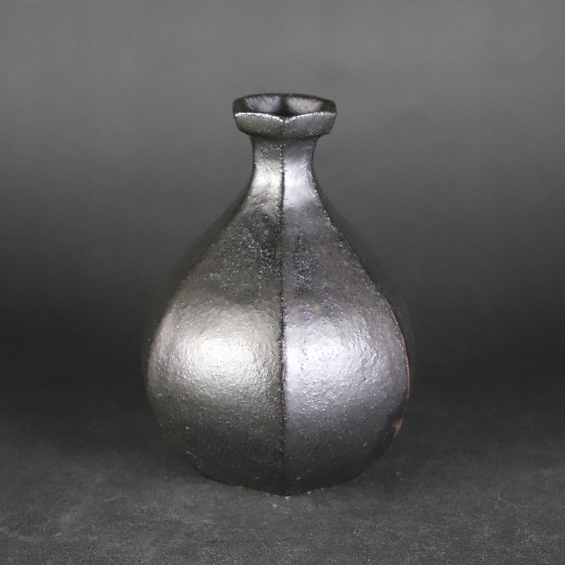 Black glaze sake bottle by Naoto Yano No.63