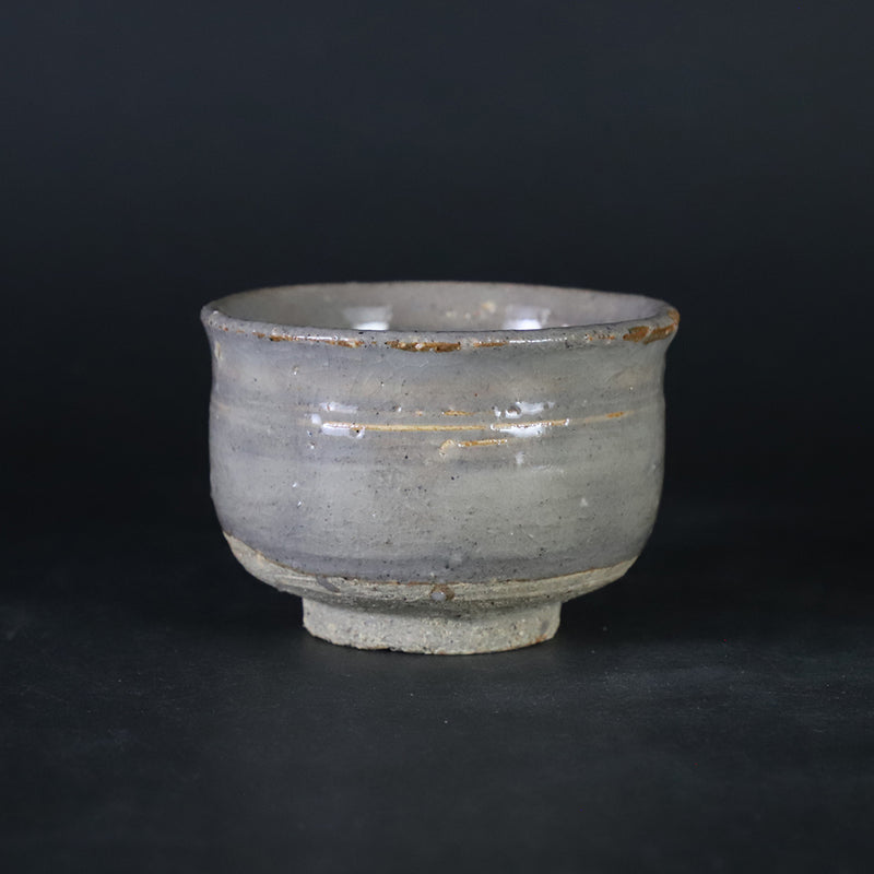 Karatsu sake cup 1 made by the 14th generation Nakazato Tarouemon