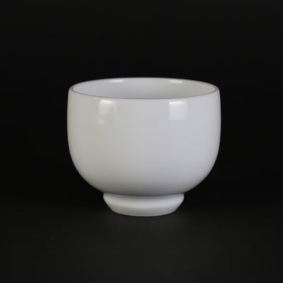 Manji Inoue's work, white porcelain, green glaze, magnolia carving design sake cup (small)