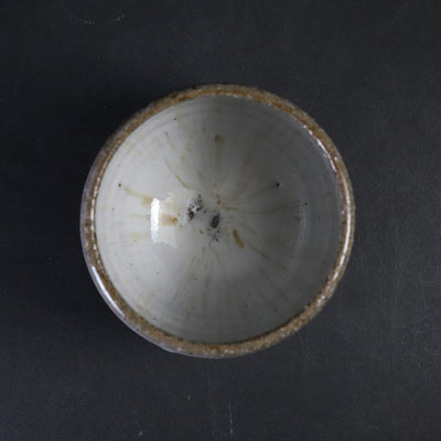 Madara Karatsu sake cup by Kazusuke Fukuda