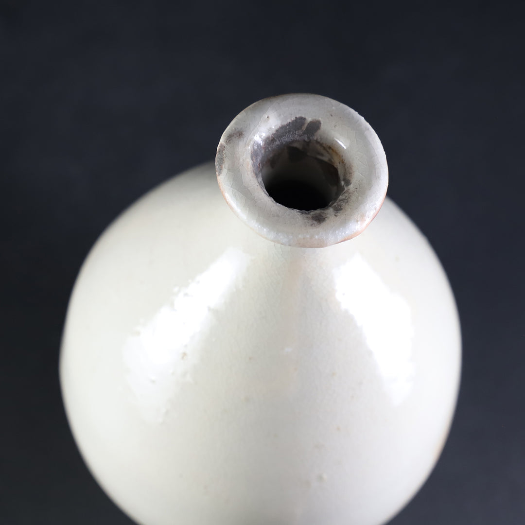 竹花正弘 作 粉引徳利 NO.3 – ギャラリー一番館オンラインショップ