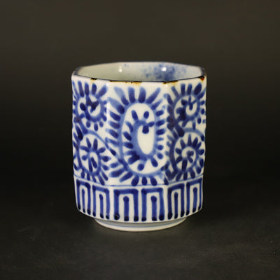 Fukusen Kiln Octopus Arabesque Beveled Teacup (Small)