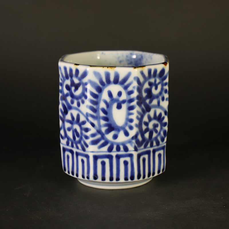 Fukusen Kiln Octopus Arabesque Beveled Teacup (Small)