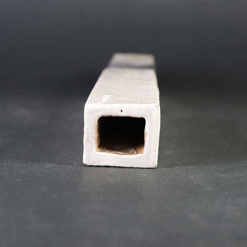 石井義久　作　白黒刷毛目掛け花器　No.4