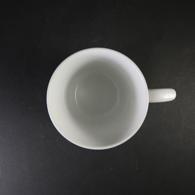 十五代酒井田柿右衛門　作　濁手苺文マグカップ