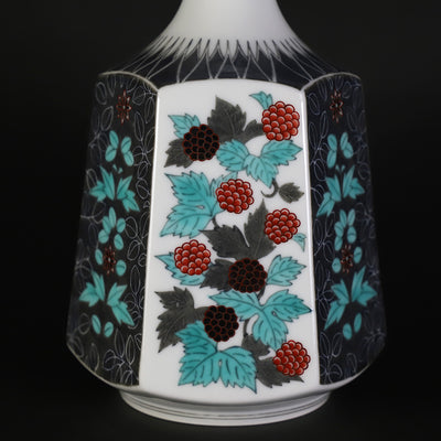 14th generation Imaizumi Imaemon Vase with fruit design