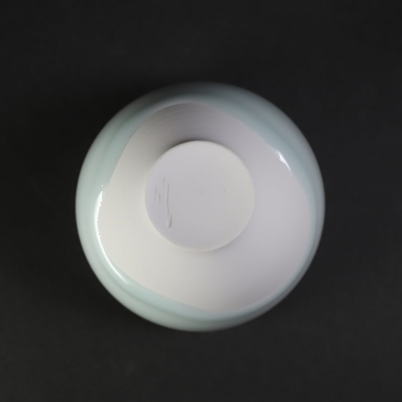 百田暁生　作　青白磁茶器(中)