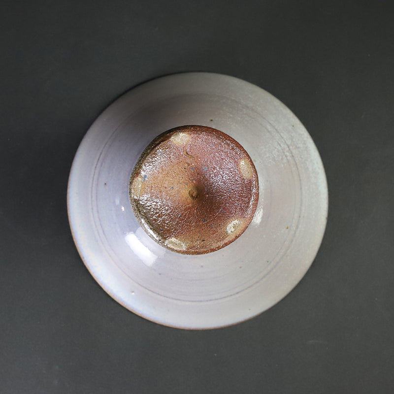 Madara Karatsu high-legged plate by Takashi Nakazato