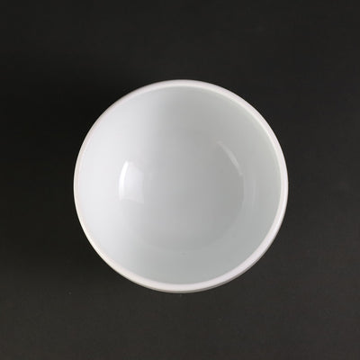 Manji Inoue's work, white porcelain sake cup with blue sea wave pattern (large)