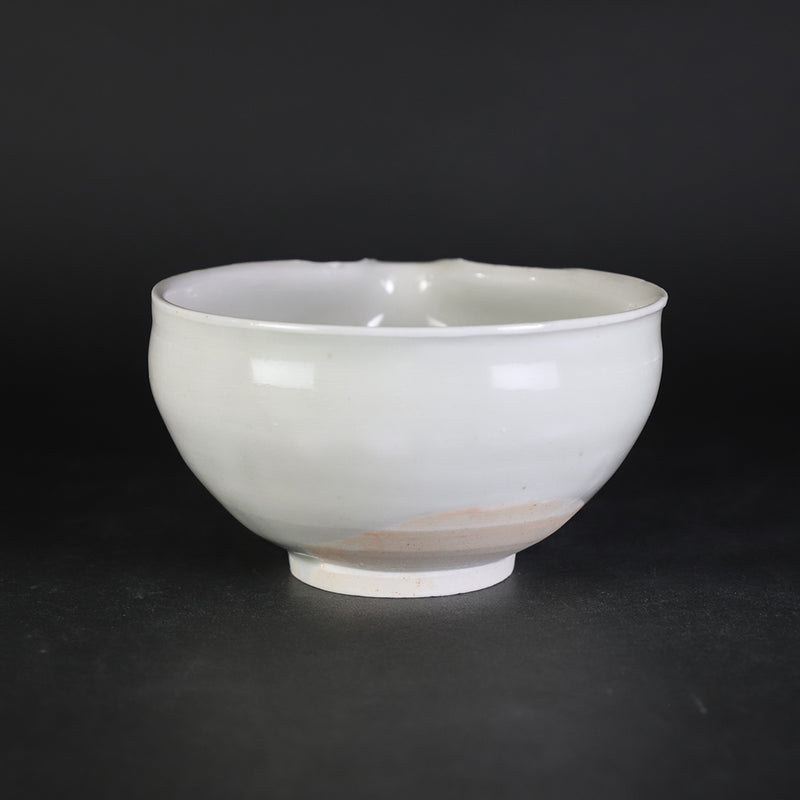 秋田菫　作　白瓷片口
