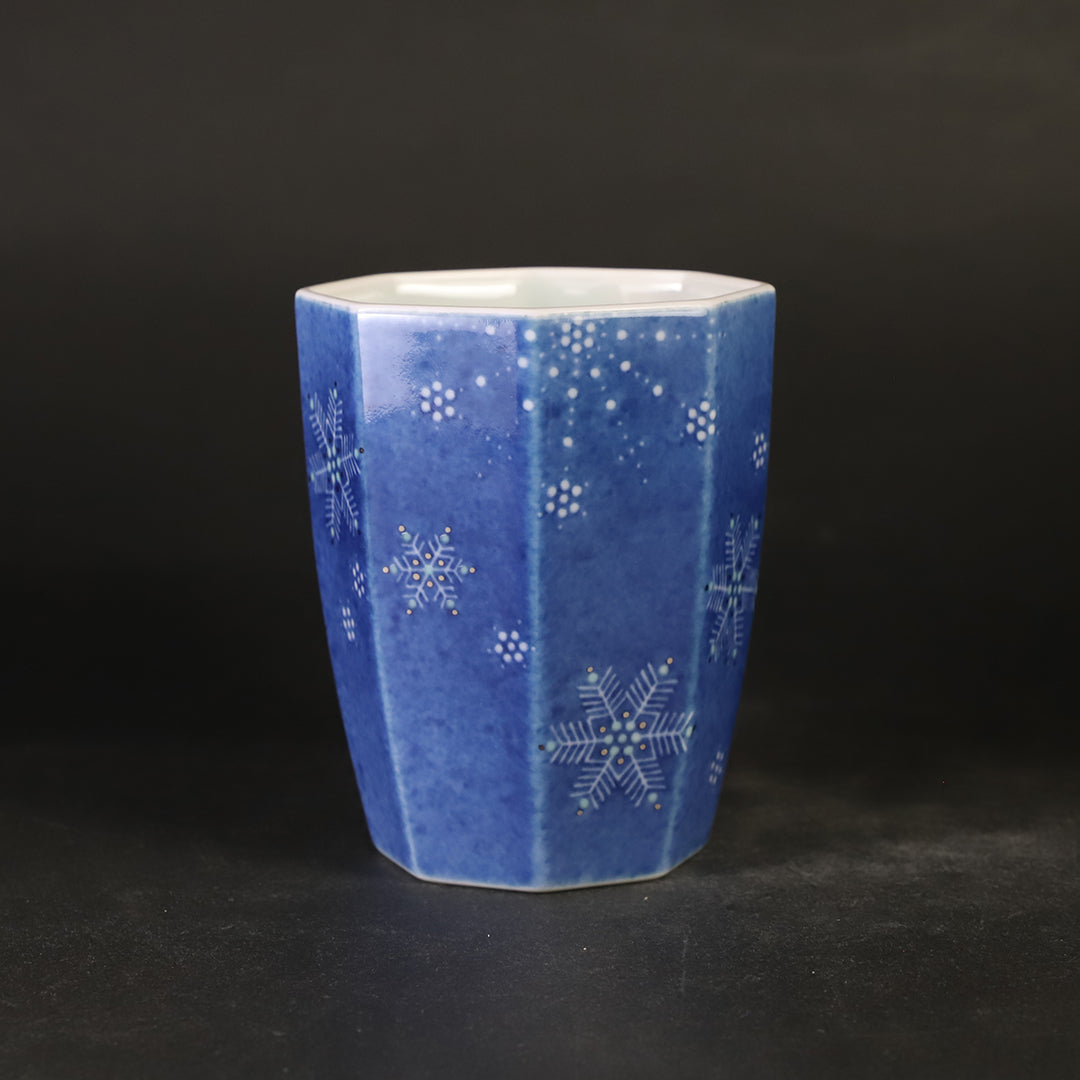 十四代今泉今右衛門 作 色絵吹墨墨はじき雪文碗 – ギャラリー一番館