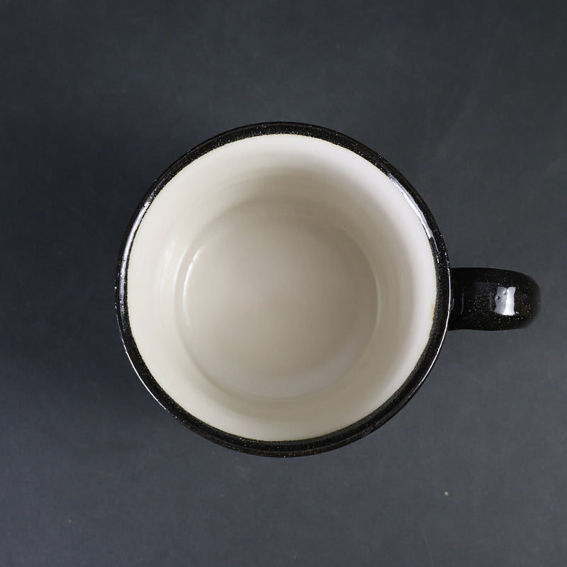 Karatsu porcelain bowl and plate with black and white base with scratches, made by the 14th generation Nakazato Tarouemon