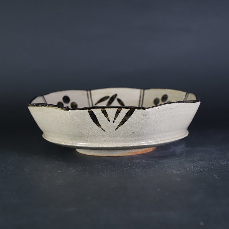 Painted Karatsu octagonal bowl by Keigo Kawazoe