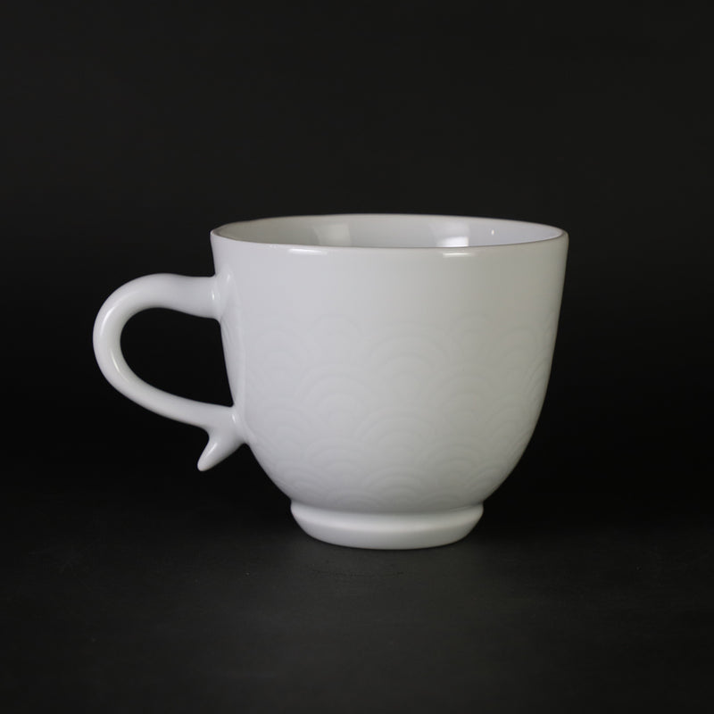 Manji Inoue white porcelain blue sea wave design coffee bowl