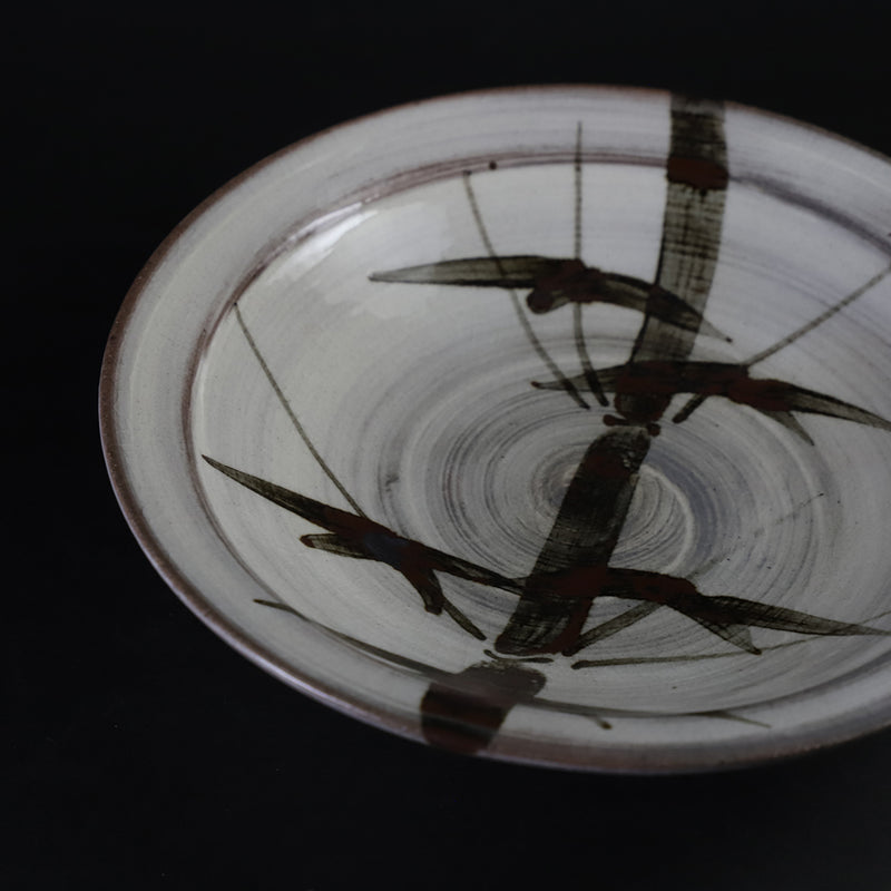 中里太郎右衛門窯　唐津絵刷毛目皿